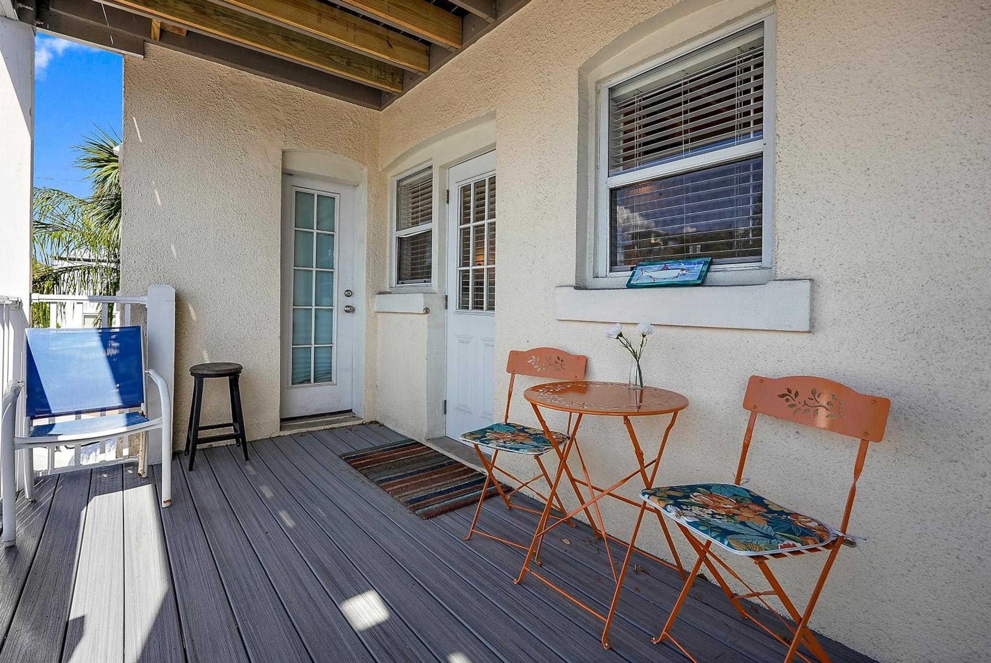 Wine-Dine-Sunshine Cozy Flat In The Heart Of Dtsp Villa St. Petersburg Exterior photo
