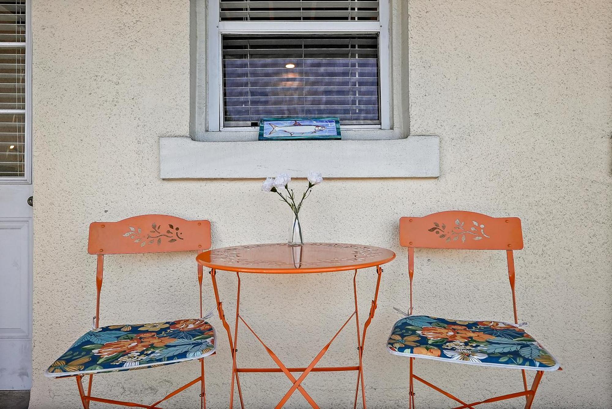 Wine-Dine-Sunshine Cozy Flat In The Heart Of Dtsp Villa St. Petersburg Exterior photo